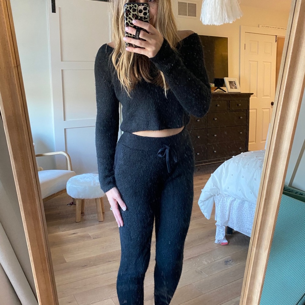 Express XS Olivia Culpo Cropped top & joggers